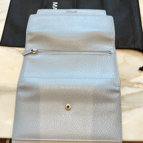 Matt and Nat ilda Wallet, dusk - Picture 5 of 8